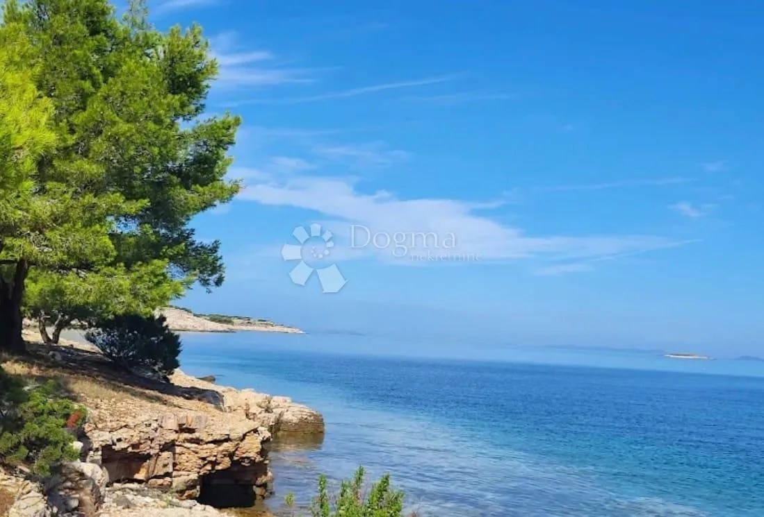 otok žirje - zemljište s otvorenim pogledom na more s mogućnošću gradnje 3 objekta - slika 2