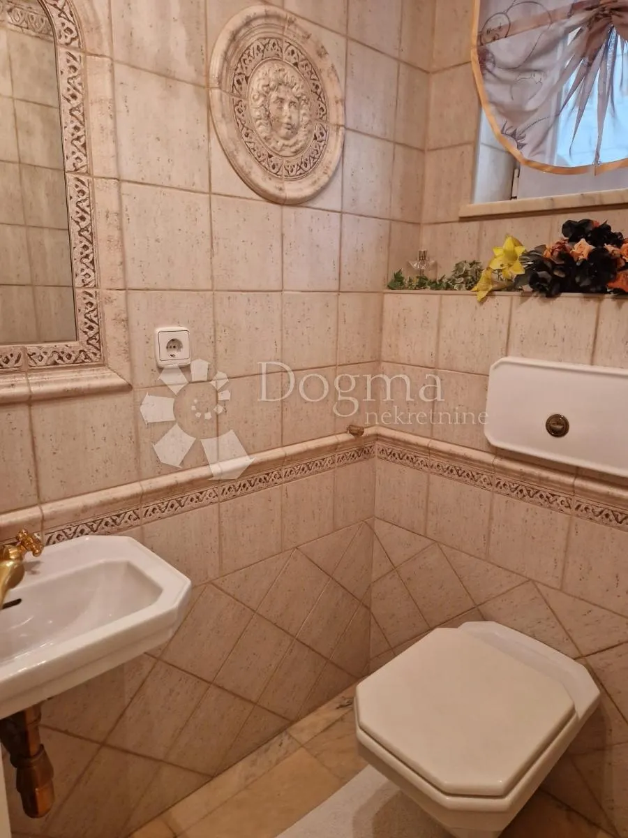 atraktivna villa sa pogledom na more -najam - slika 24