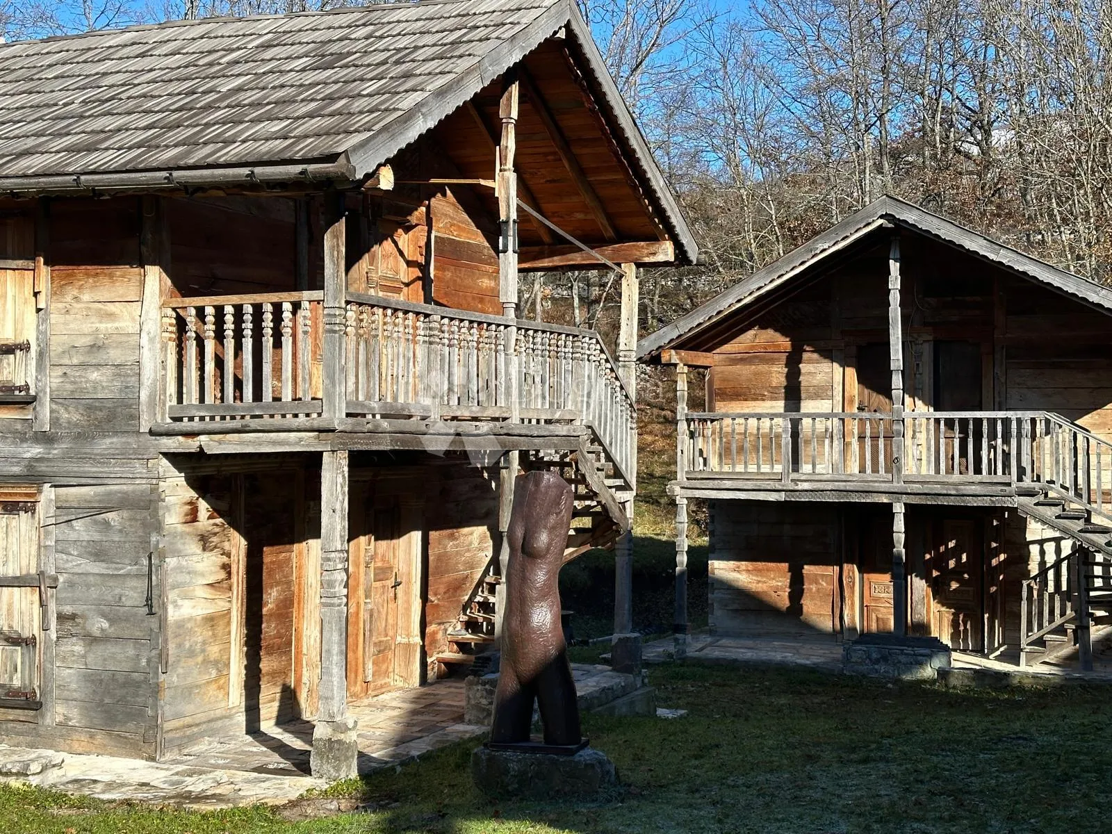 difuzni hotel autohtone kamene kuće 10+1 - slika 76