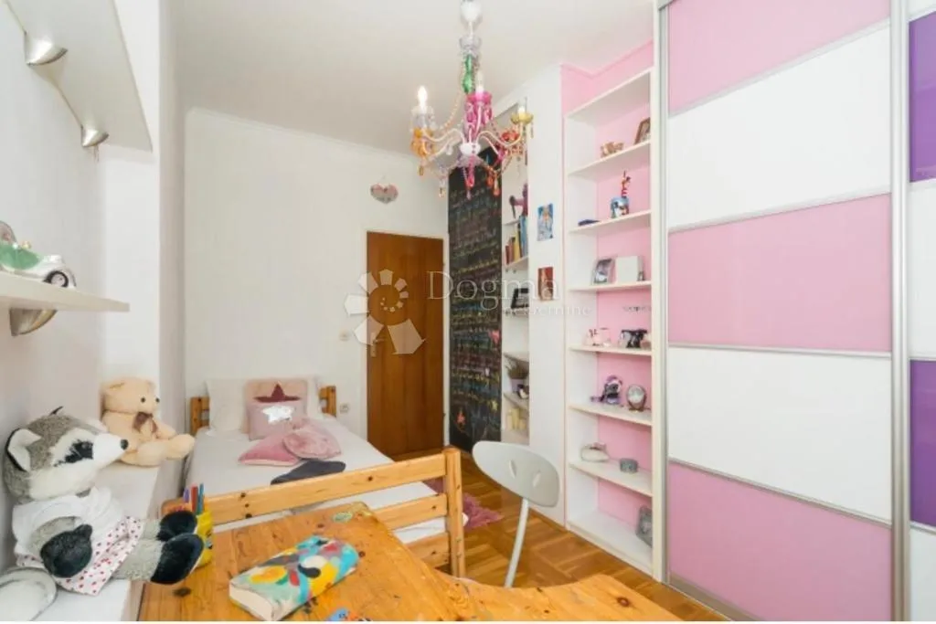 prodaja dva zasebna apartmana s pogledom na more - slika 30