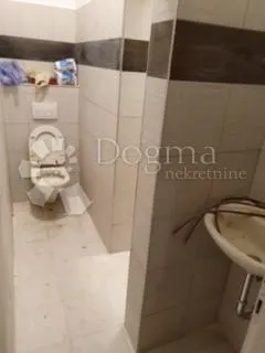 rijeka centar, ulični lokal 105 m2 - slika 8