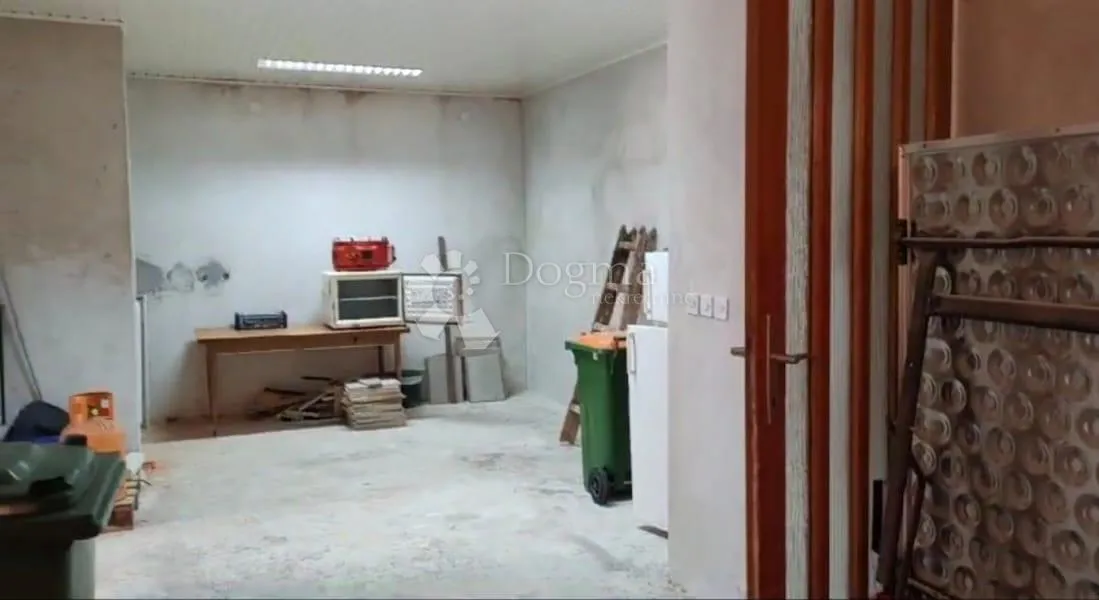 srima - poslovni prostor u centru uz more - slika 14