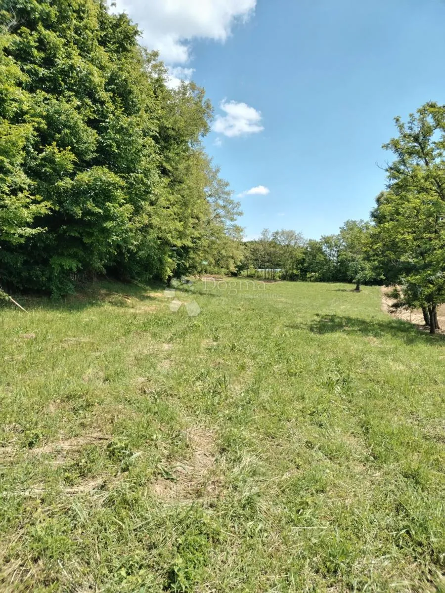 građevinsko zemljište 3135 m² – hrebinec - slika 2
