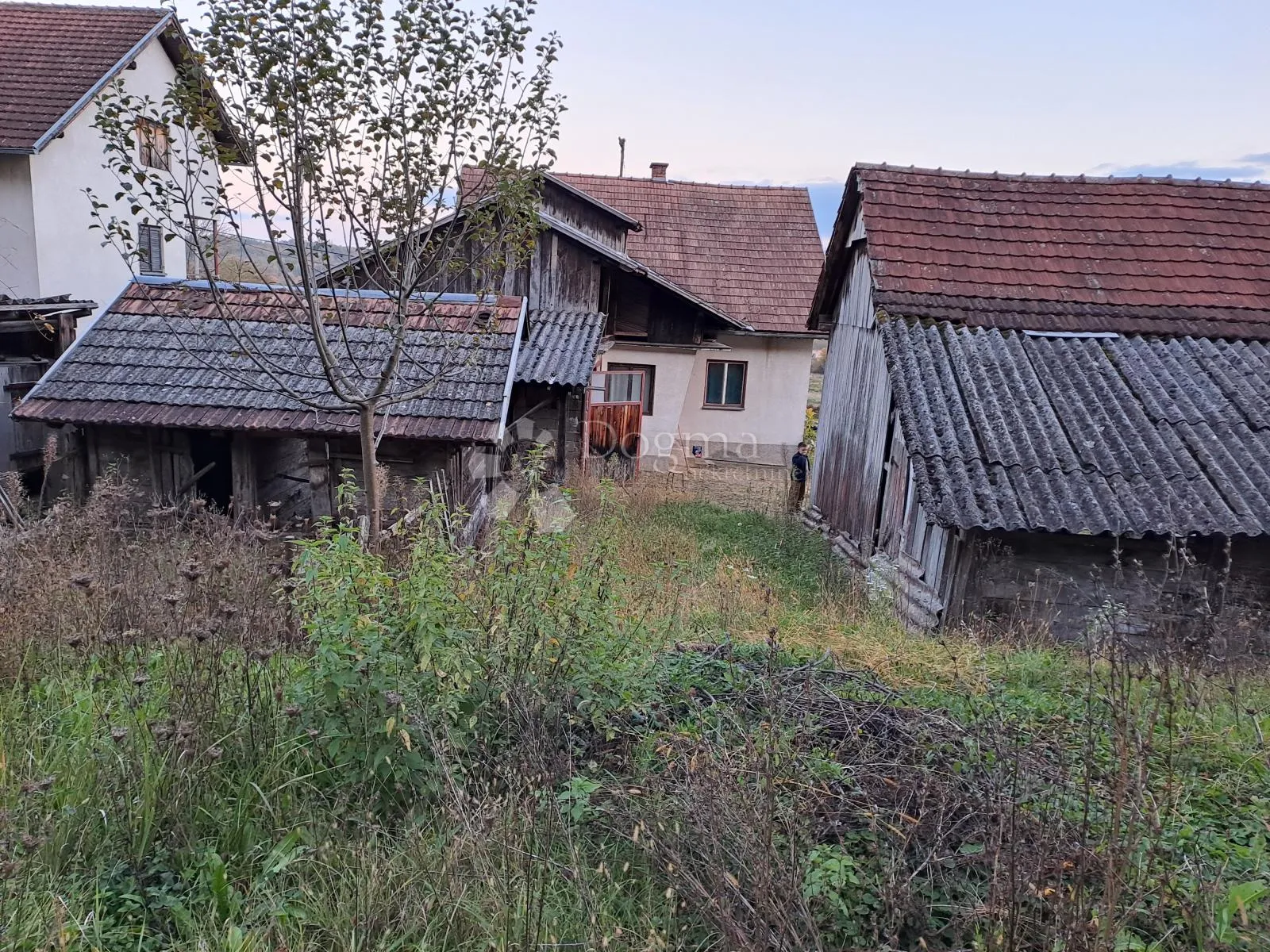 kuća topusko, lijep pogled, lijep voćnjak, lijepa cijena - slika 7