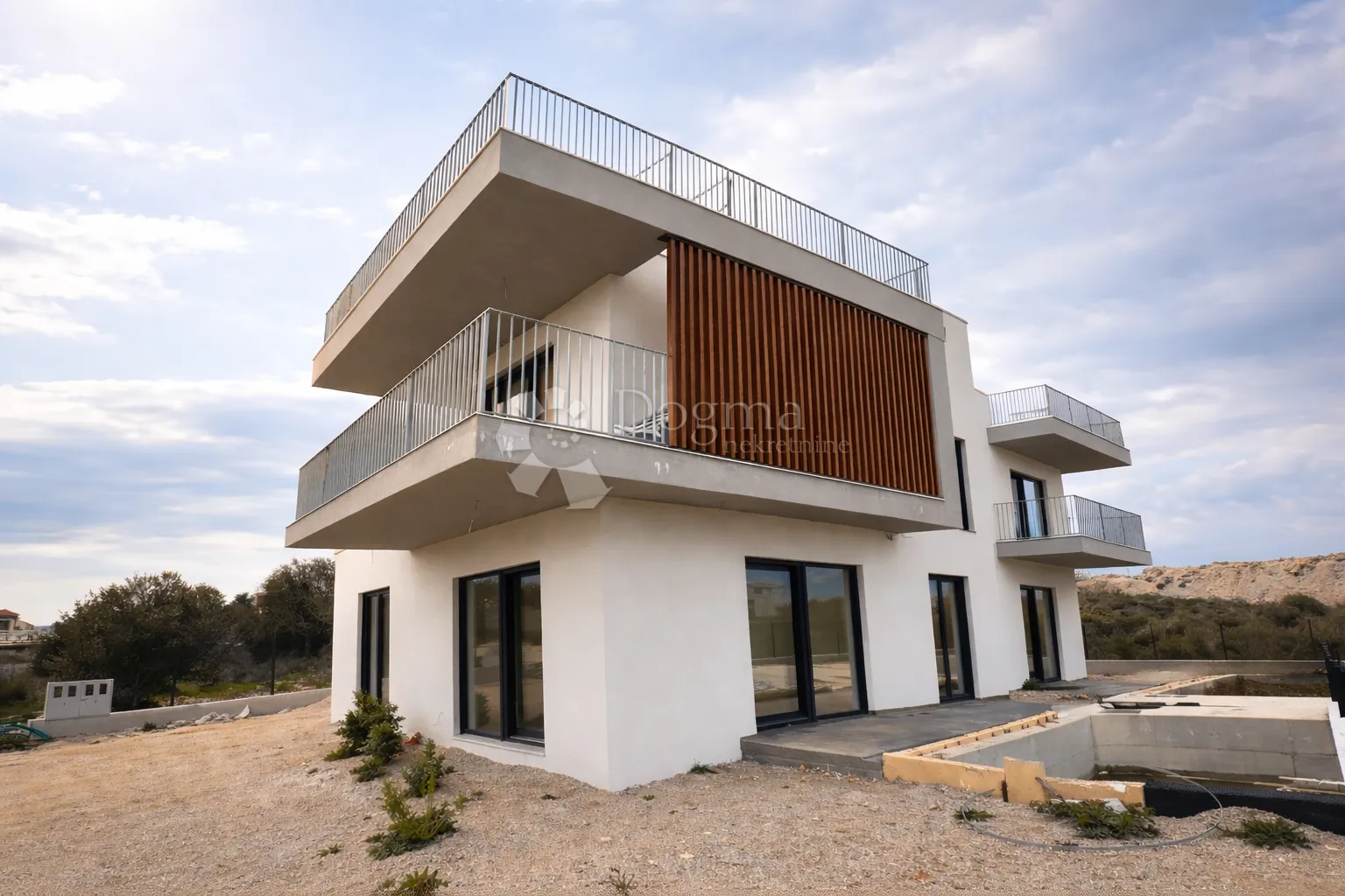 vodice, trosoban stan u novogradnji s bazenom i vrtom - slika 5