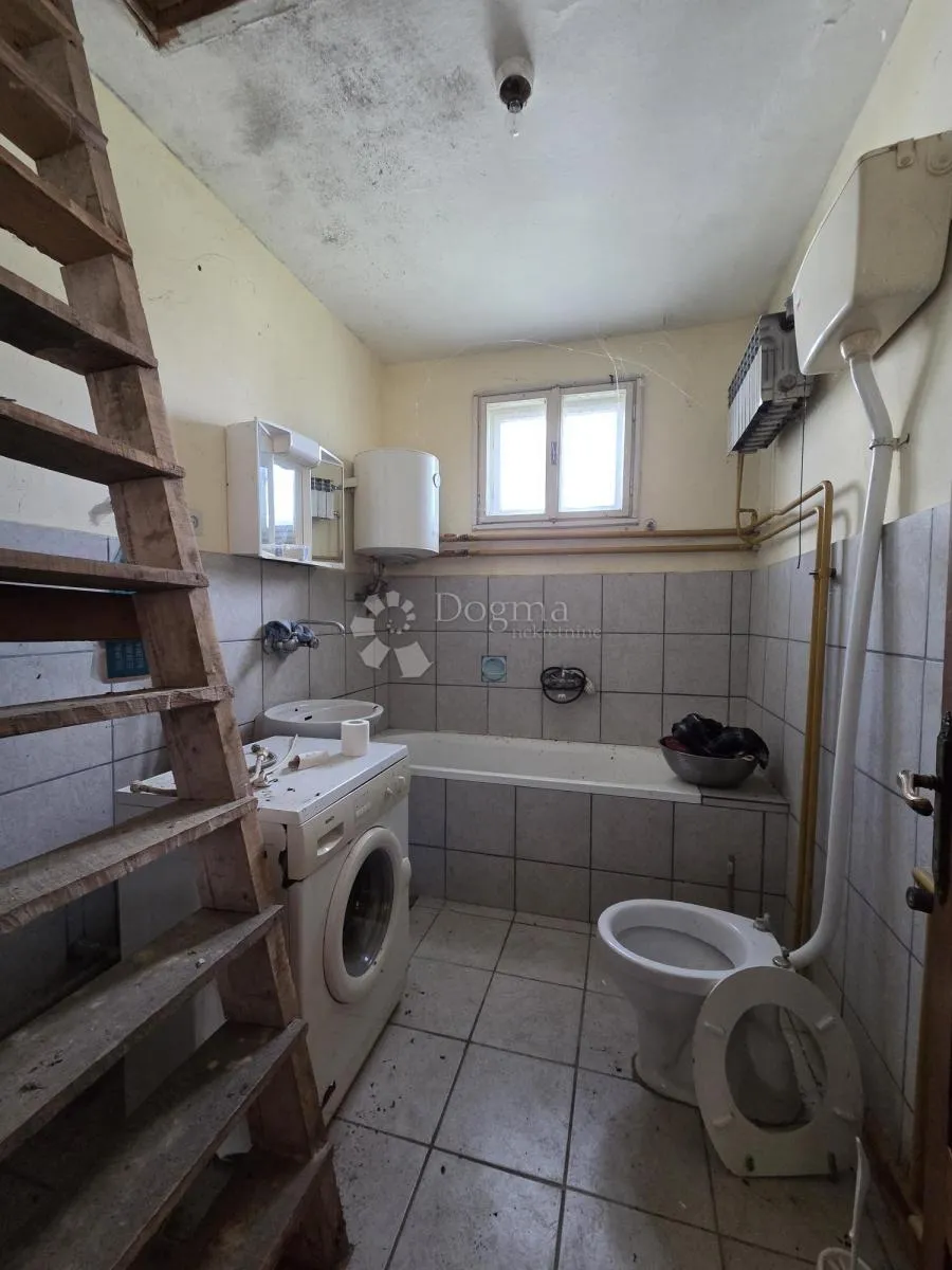 normanci – prostrana kuća 130 m² + oranica - slika 12