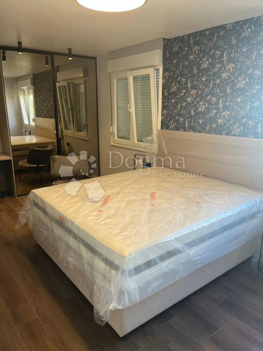predivna kuća za turističku namjenu- seget donji - slika 11