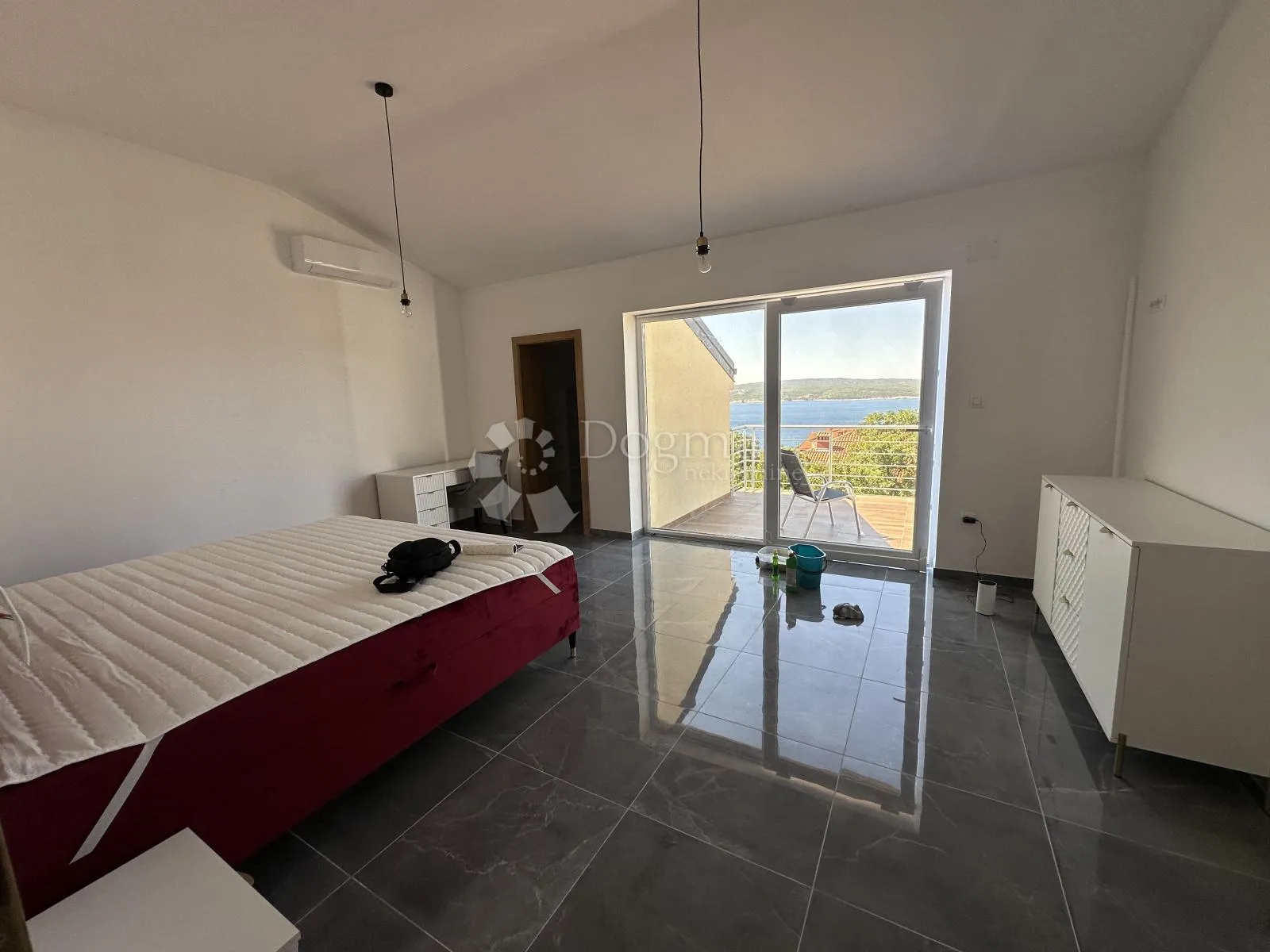 kuća sa 6 apartmana 550m2 u blizini mora - slika 12