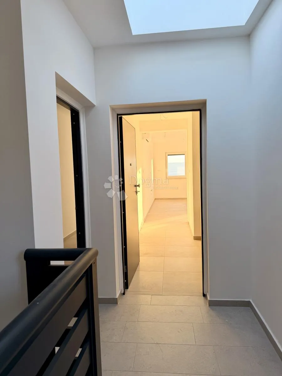 novogradnja 60m2 sa pogledom na more - slika 8