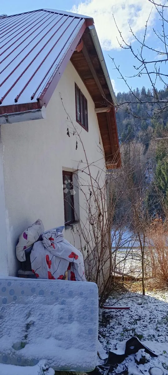 čabar, samostojeća kuća sa okućnicom od 2173 m2 - slika 3