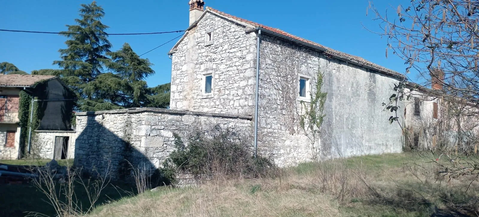 istarska kamena kuća s velikim potencijalom i idejnim projektom – barban - slika 13