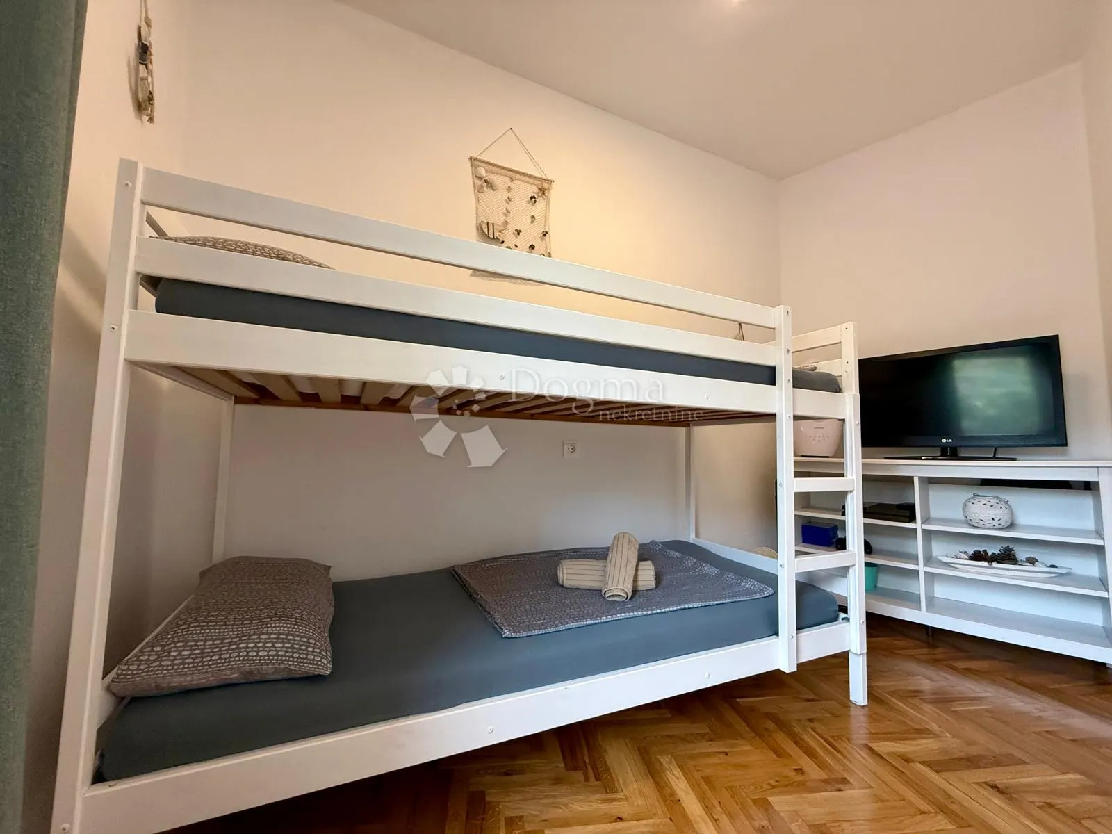 dva luksuzno renovirana apartmana rustikalnog šarma – vrhunska investicija u srcu pule - slika 15