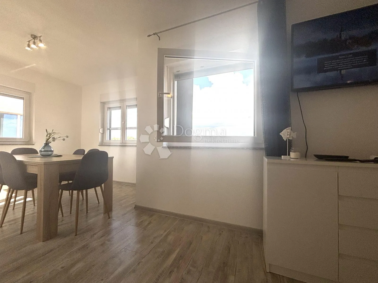 sofisticirana vila nadomak mora s 5 jedinica i investicijskim potencijalom - slika 18