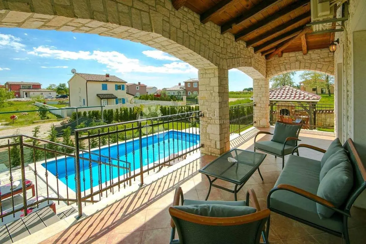 poreč, okolica, prekrasna vila sa bazenom - slika 2