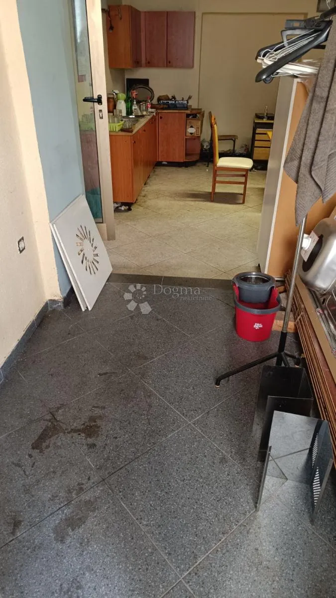 centar, pp 50 m2 - slika 2