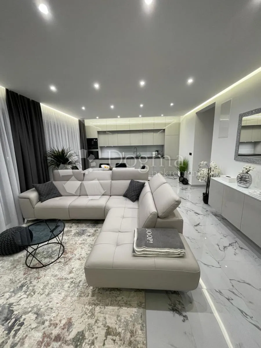 bibinje - potpuno opremljen penthouse s bazenom na krovnoj terasi - slika 2