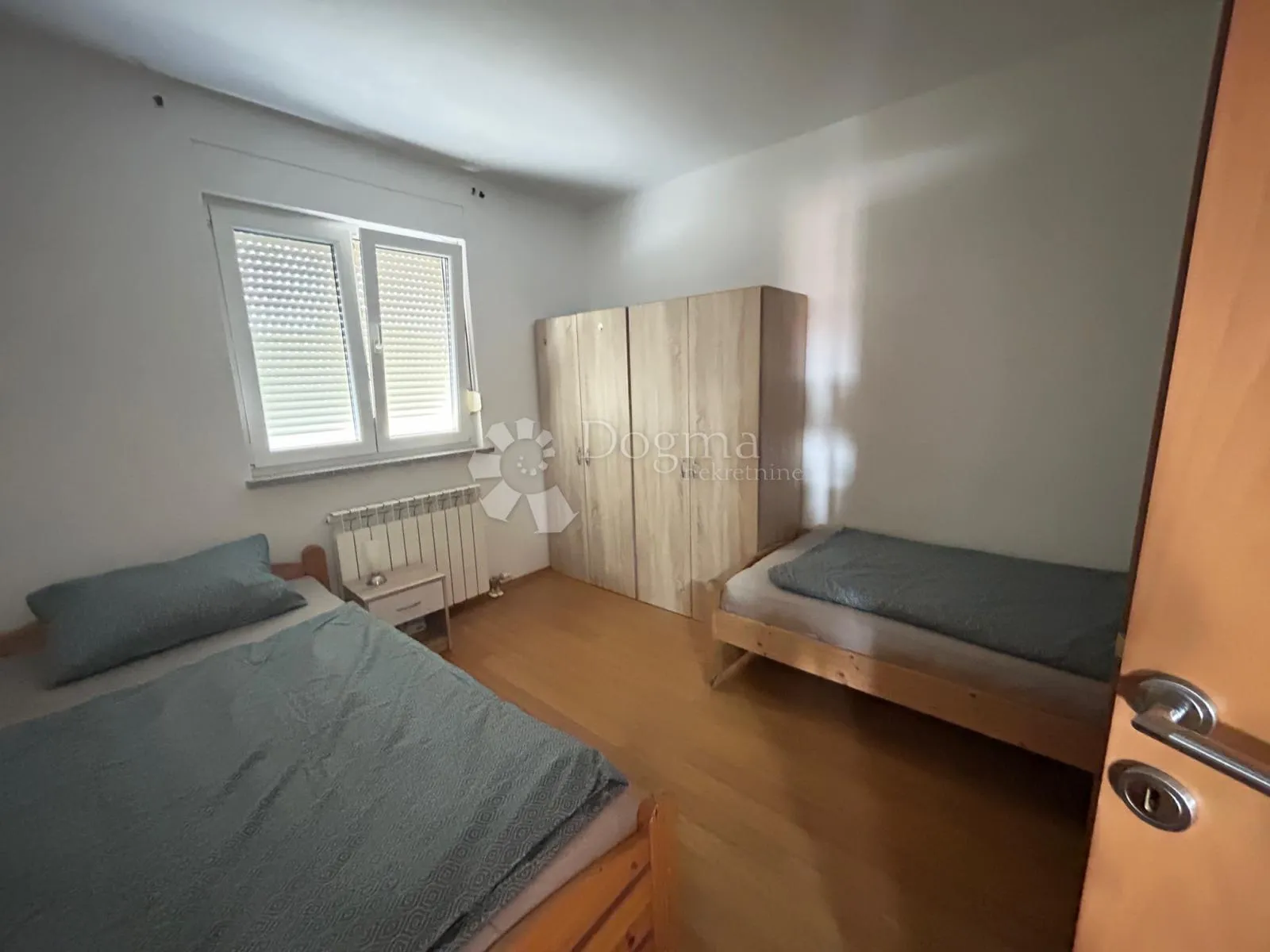dvoetažni stan za radnike - slika 5