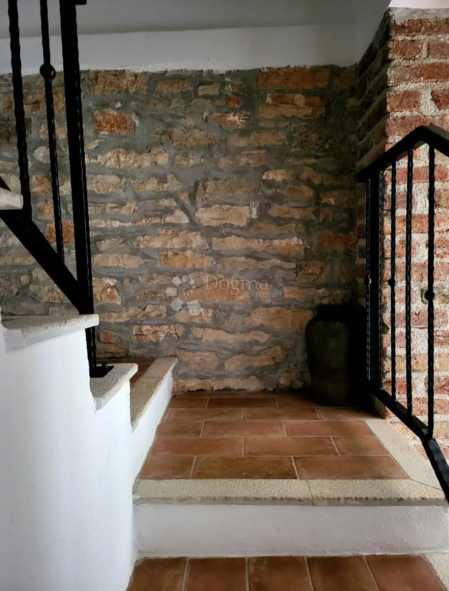 sveti lovreč, 3 kamene vile i dvor s bazenom - slika 20