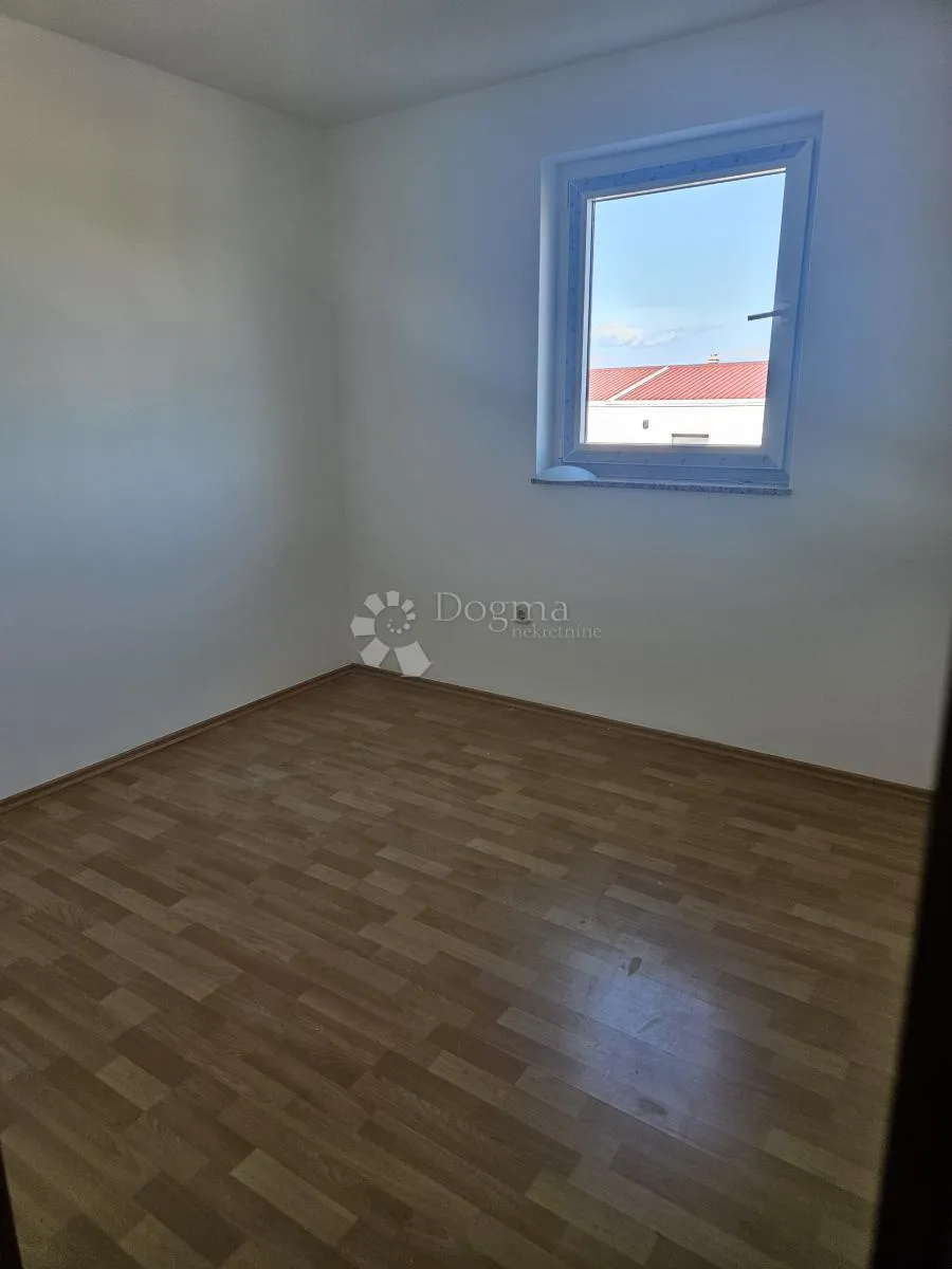 novo u ponudi! apartman njivice! - slika 15
