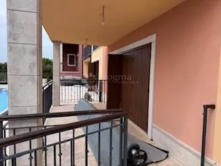 dvoetažna kuća s bazenom i dva parkirna mjesta, kaštel, istra - slika 18