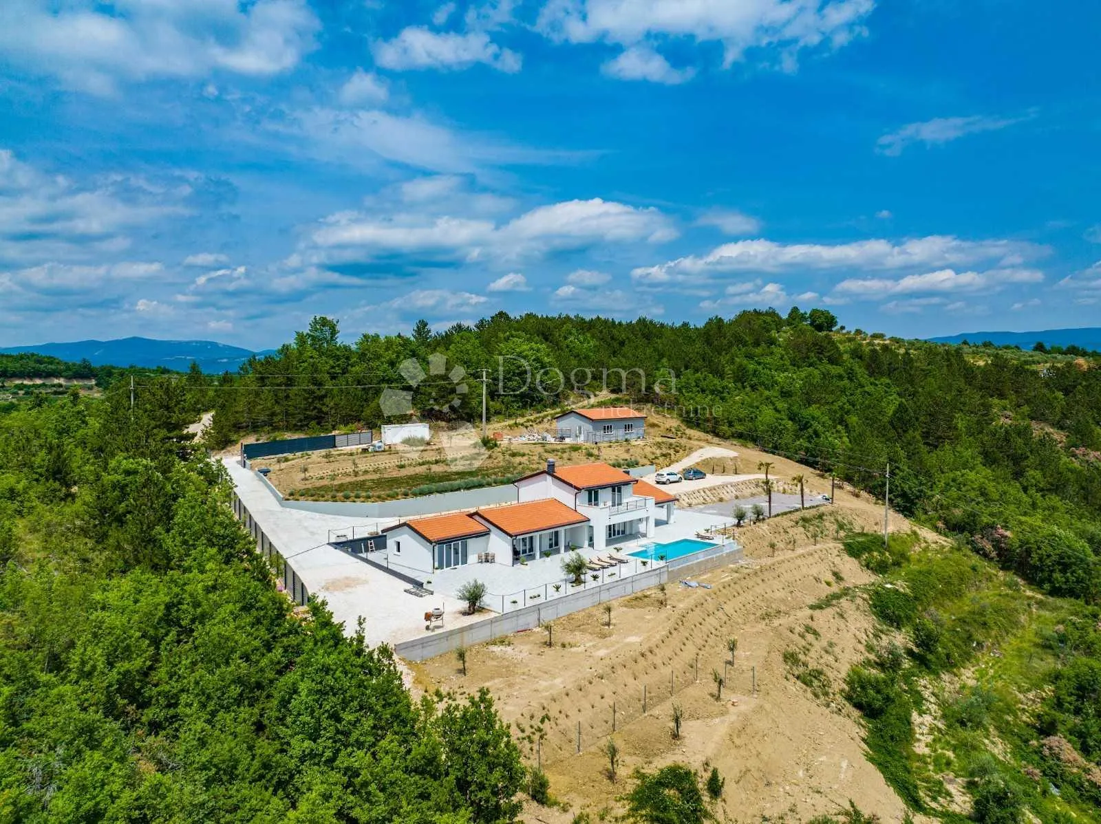 luksuzna villa na osami - slika 10