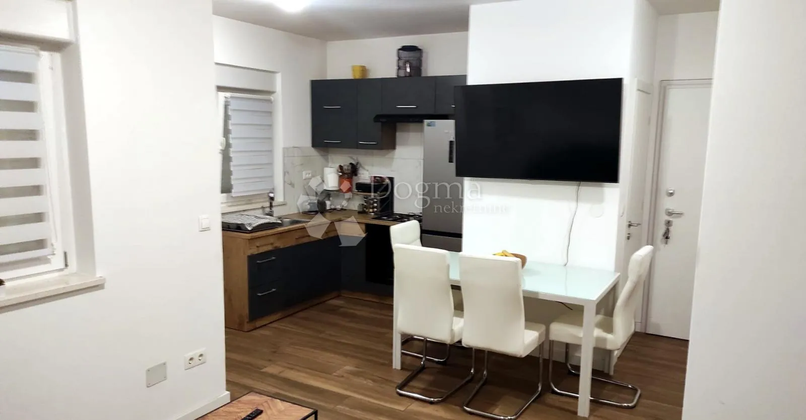 open-space stan 52 m2 s terasom i garažom – kastav - slika 5