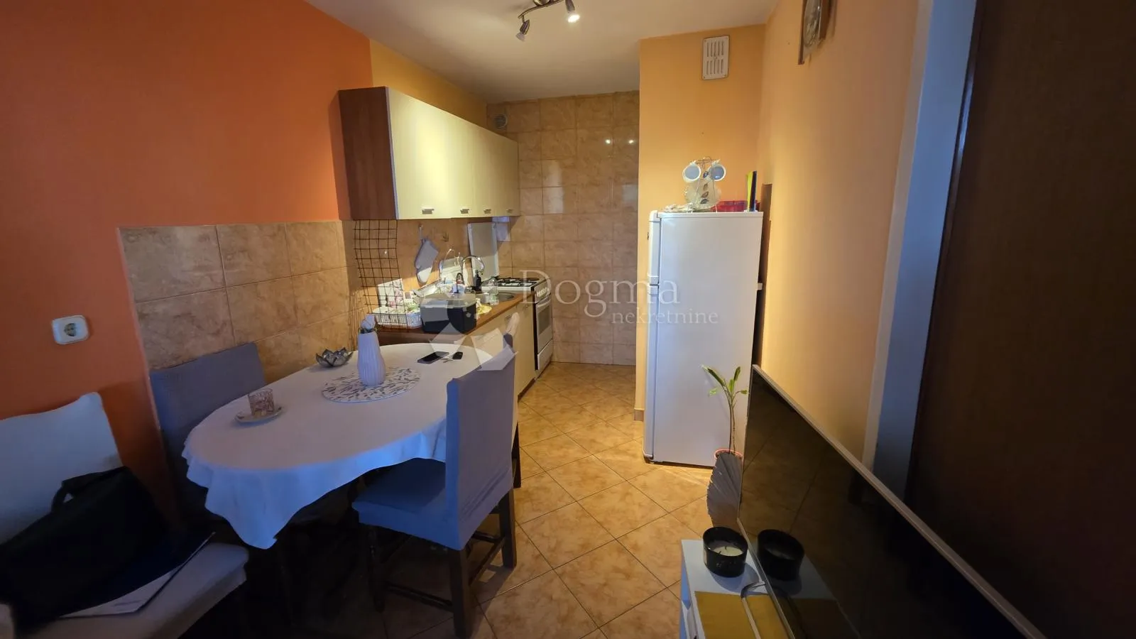 rijeka, gornja vežoca, 1skl, loggia - slika 2