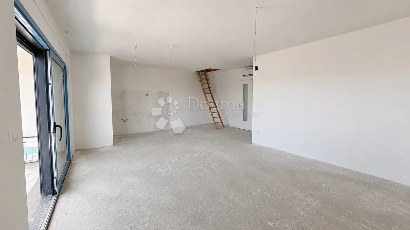 dvoetažni penthouse s panoramskim pogledom na more – baška voda - slika 7