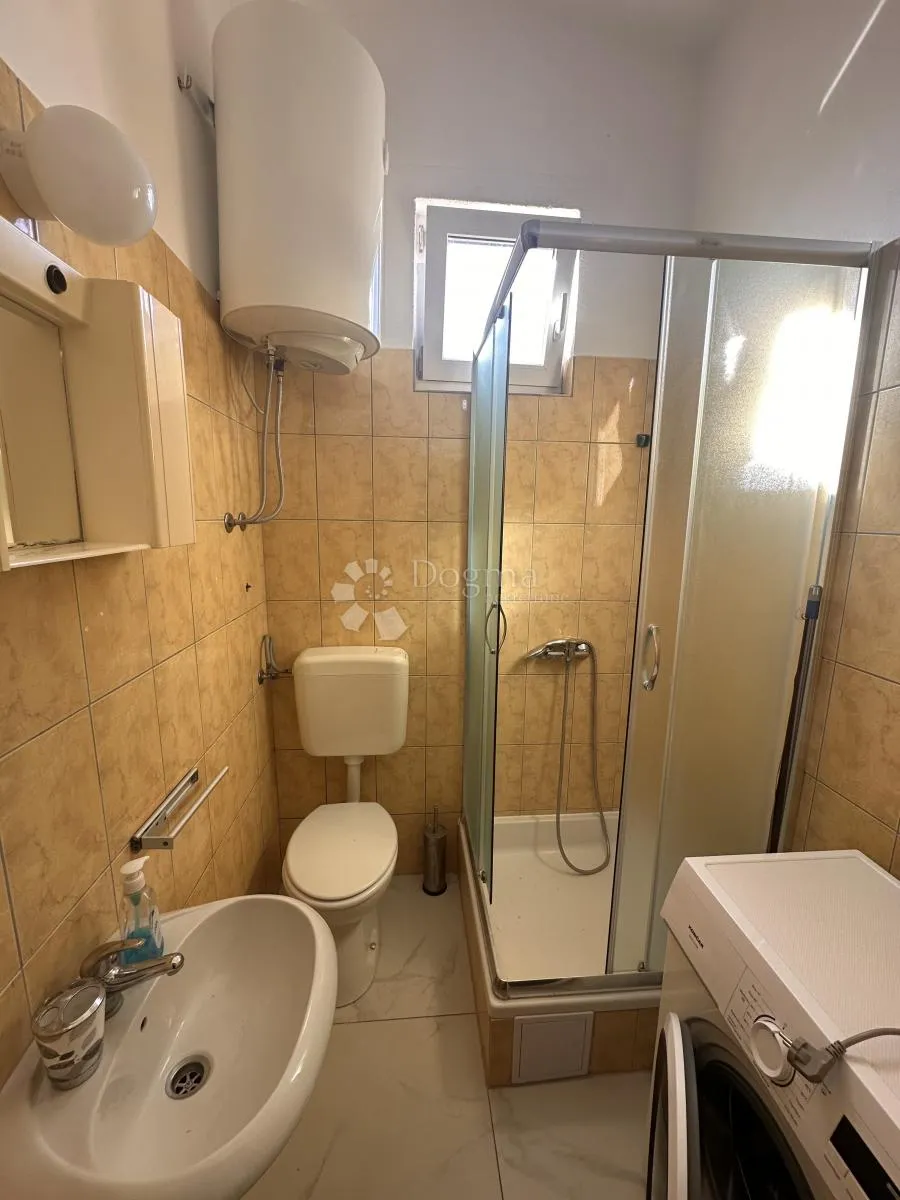 vir kuća sa 8 apartmana uhodana u posao sa turizmom - slika 26