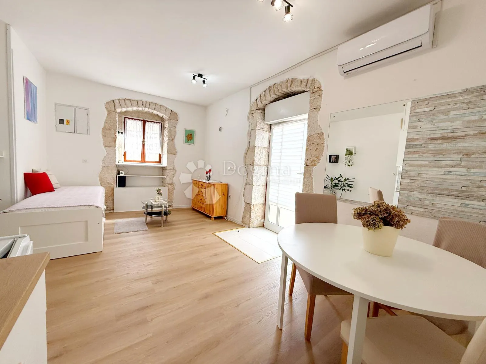 studio apartman u centru medulina - slika 2