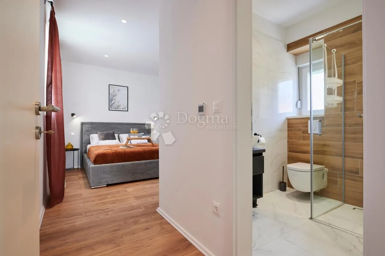 kaštel novi- luksuzna villa s bazenom - slika 14