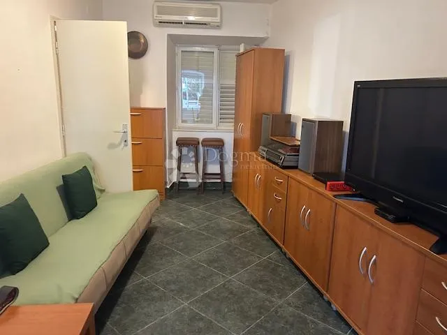 šarmantna starina u prvom redu do mora - slika 4
