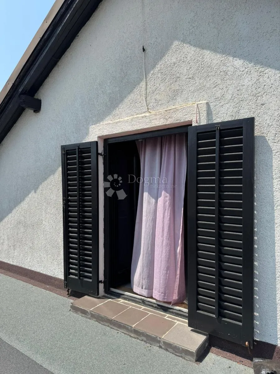 prekrasna kuća u vrsima – samo 30 m od mora! - slika 4