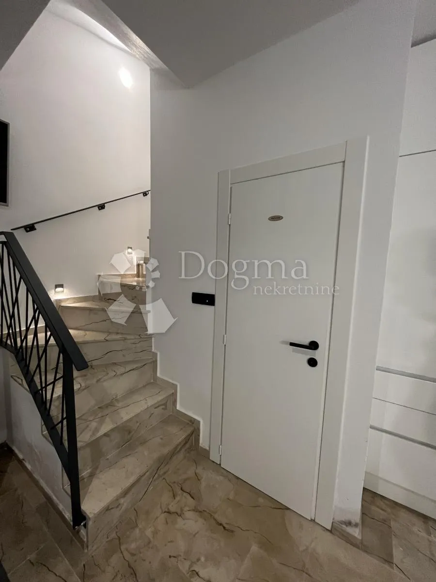 renovirana kuća u centru rovinja - slika 3