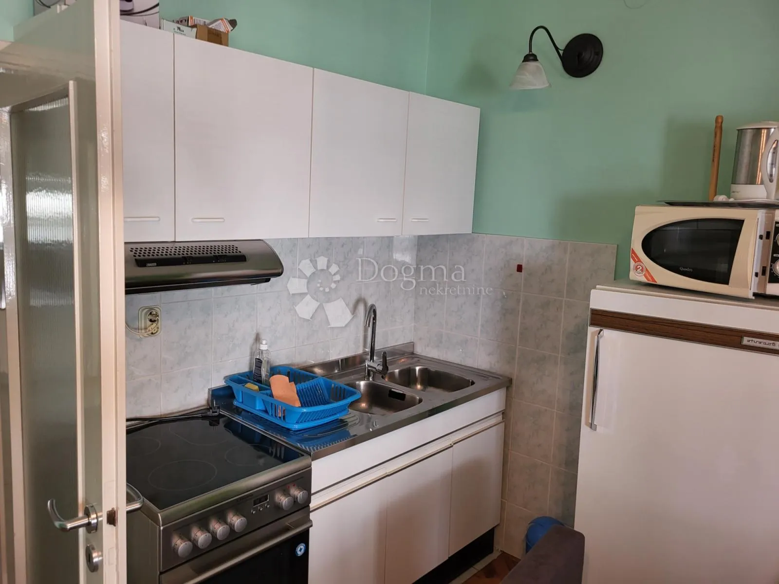 apartman na prvom katu blizu mora - slika 5