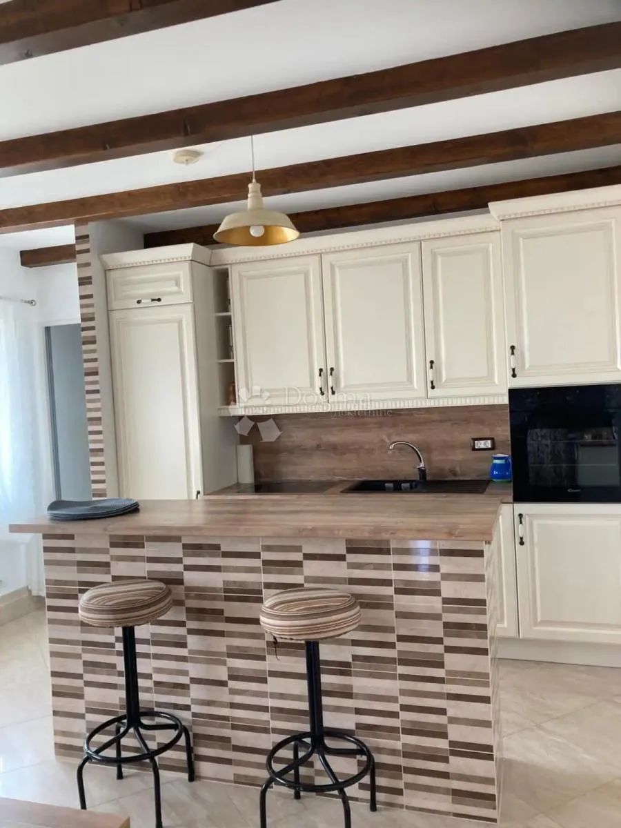kuća s bazenom, 1000m2 okućnice, panoramski pogled - slika 11