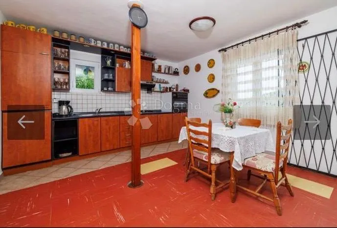 karlobag cesarica kuća prvi red do mora - slika 11
