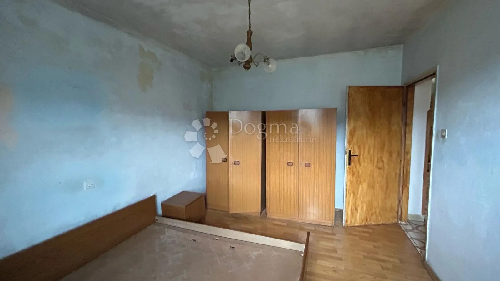 kuća za renovaciju s terasom s koje nećete željeti otići! - slika 17