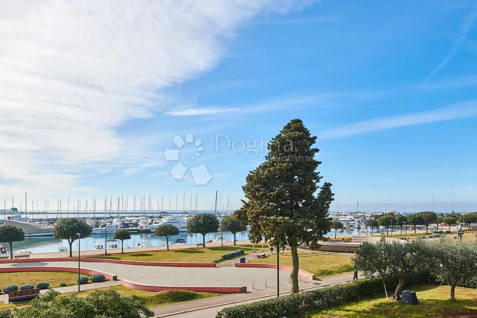 54m2, open space, 1. red do mora, pored aci marine - slika 21