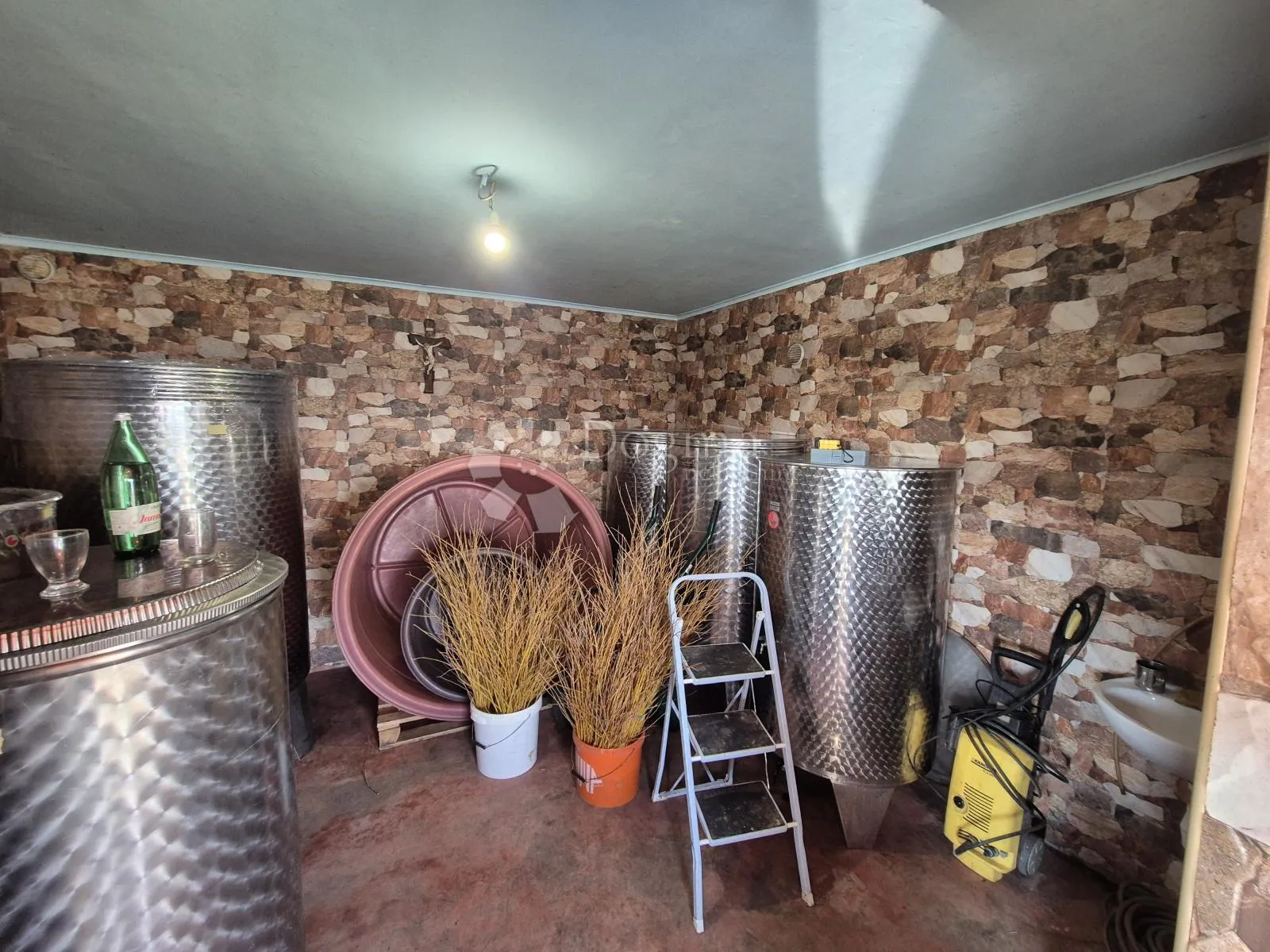 dvije vikendice sa vinogradom na brijegu iznad krapine! - slika 13