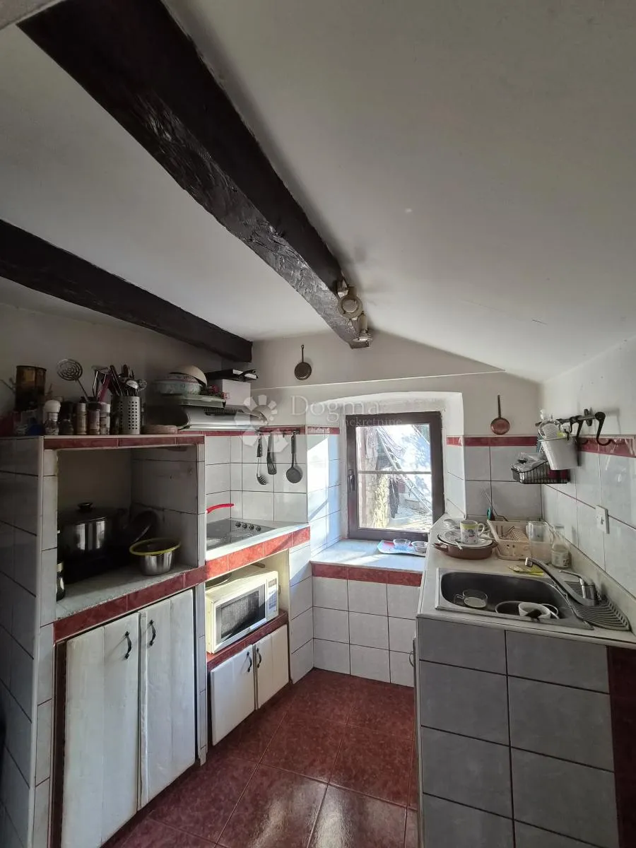 samostojeća kuća, 405m2, roč - slika 20