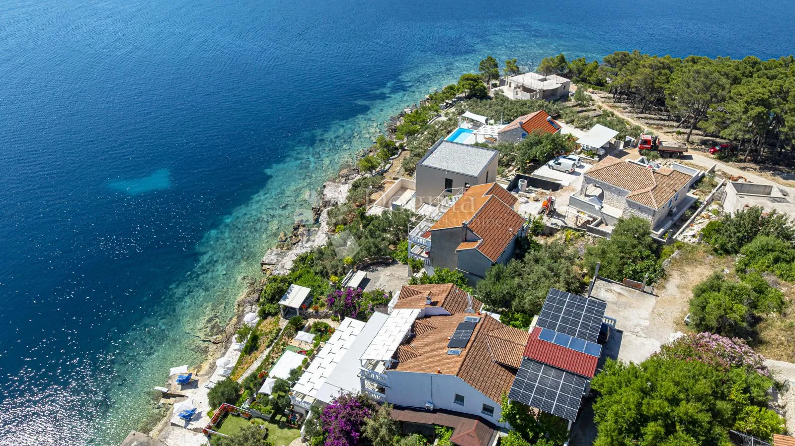 prvi red do mora: samoodrživa apartmanska vila s uhodanim poslovanjem – vela luka, korčula - slika 31