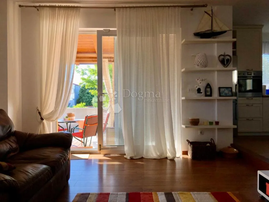 kuća na pagu s velikim dvorištem - 310m2 - slika 21