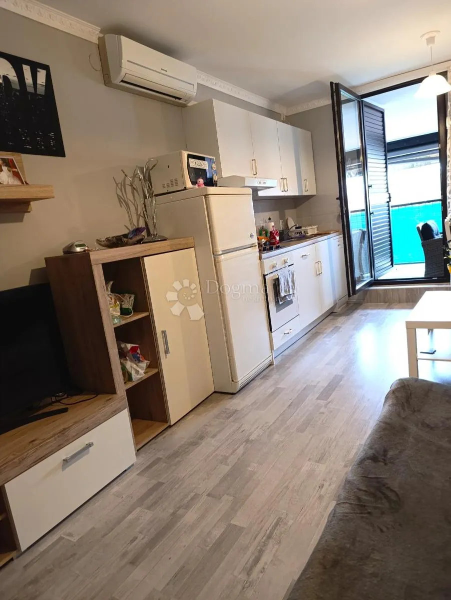 duga uvala – lijep apartman s velikom terasom 150 m od mora - slika 12