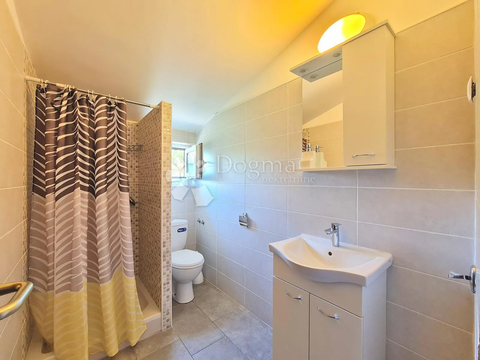 kuća s 8 apartmana spremna za turistički najam - slika 16