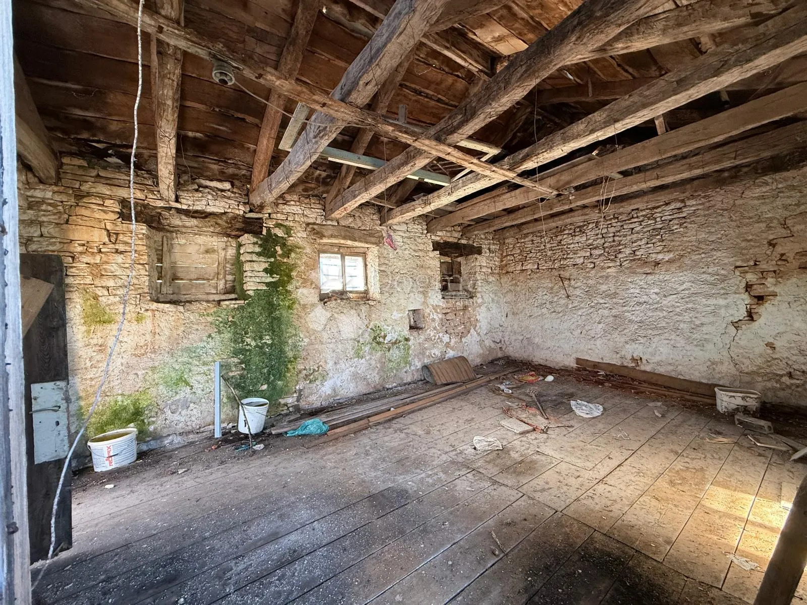 kamena kuća za renovaciju u pilatima - slika 21