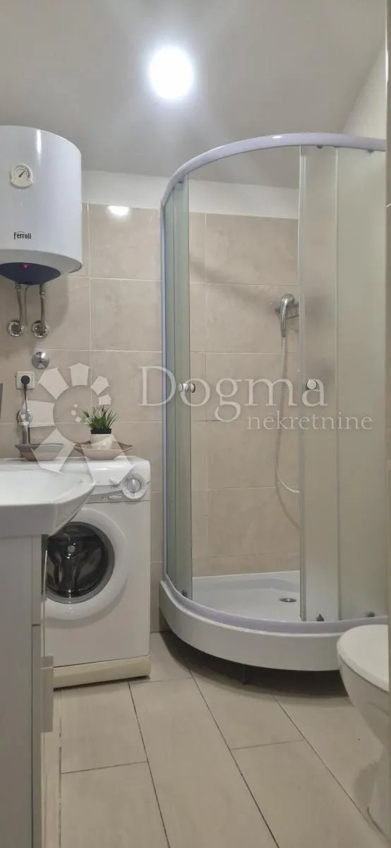 dva apartmana u strogom centru - slika 18