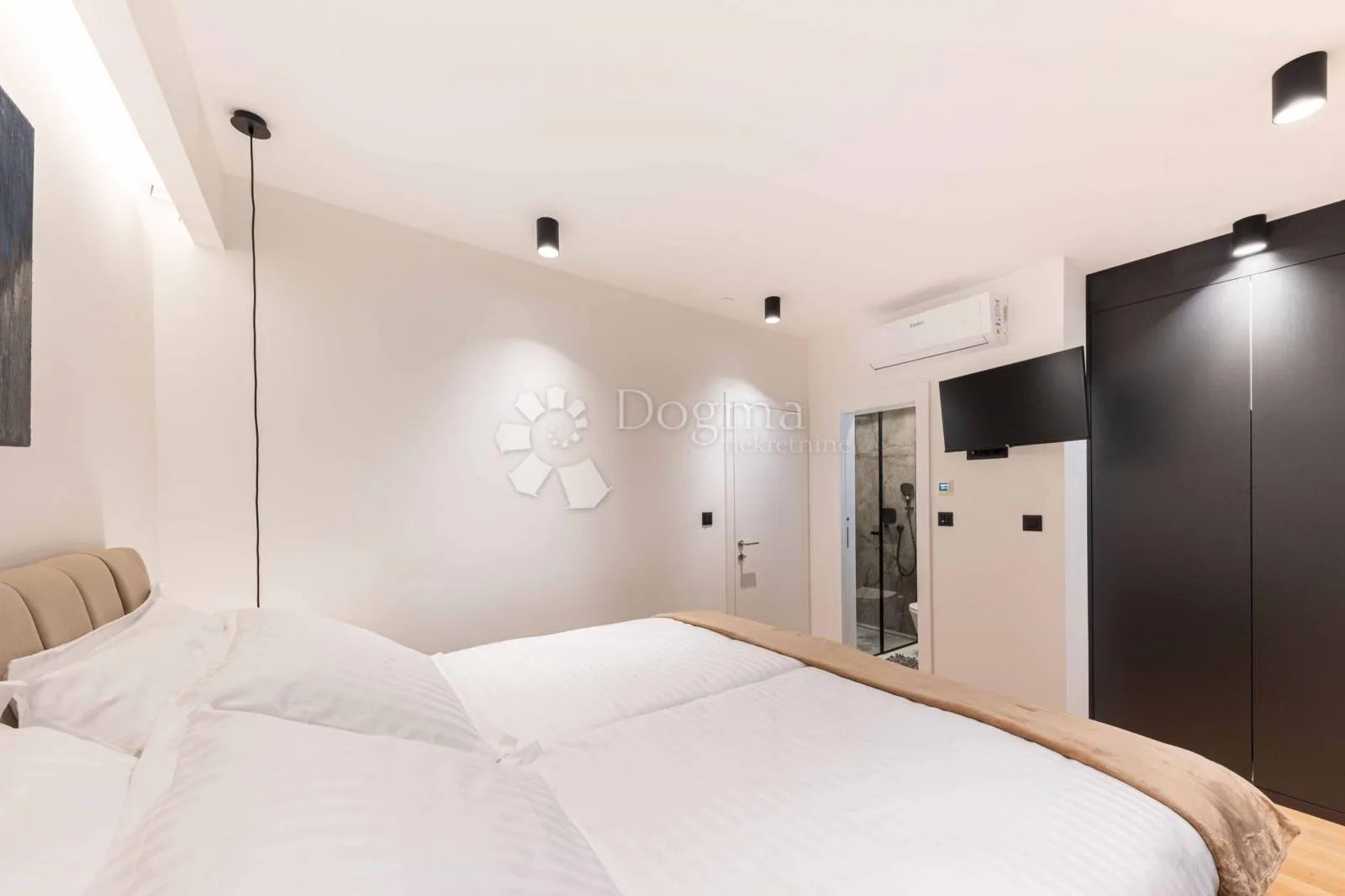 trogir/čiovo - predivna villa s bazenom i pogledom - slika 15
