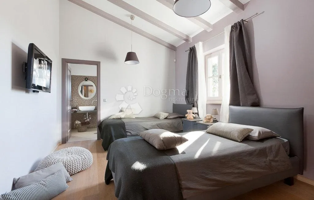 prekrasna istarska villa s prostranom okućnicom - slika 9