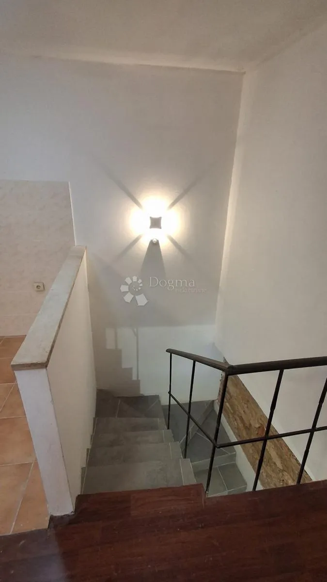 hitna prodaja- kuća medulin centar - slika 14